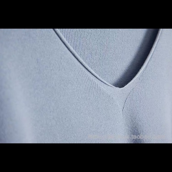 Two light blue knit-wears、Whole sales - Picture 5 of 7